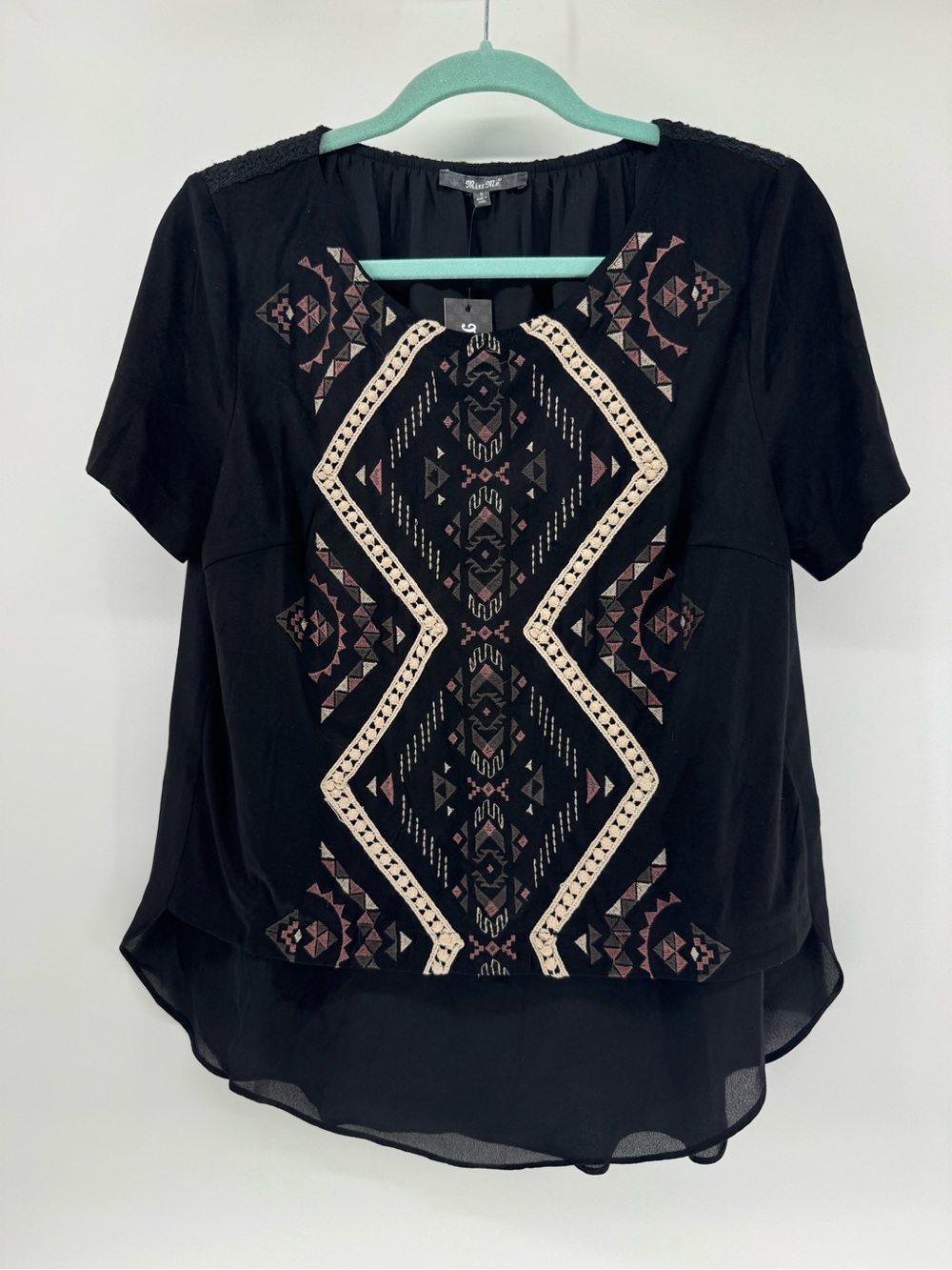 Miss Me Black Embroidered Tribal Geometric Short Sleeve Top Blouse SizeS